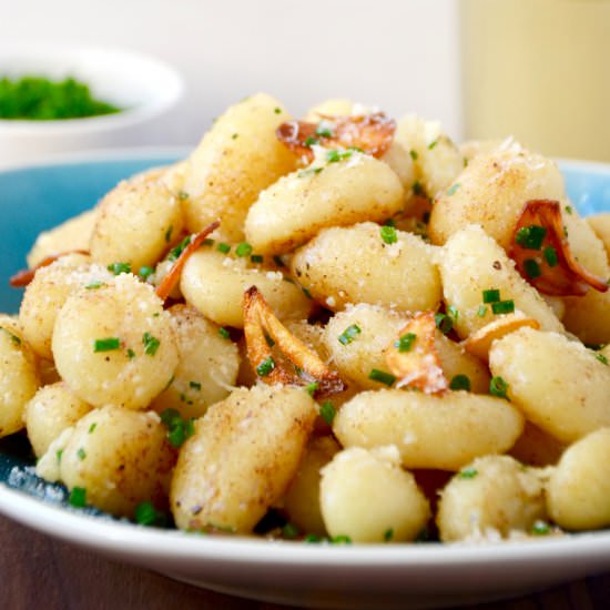 Quick Gnocchi with Crispy Garlic