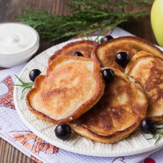 Lush Apple Pancakes (Oladi)