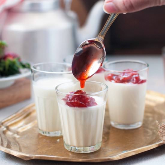 Vanilla Panna Cotta with Strawberry