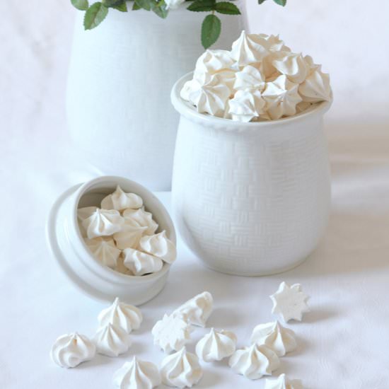 Vanilla Meringues