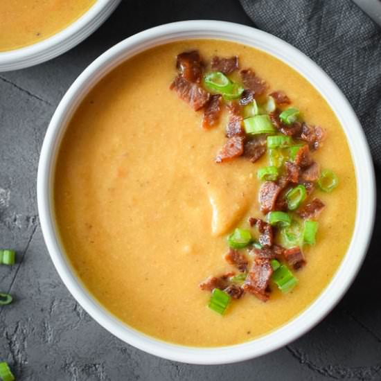 Instant Pot Bacon Beer Cheese Soup