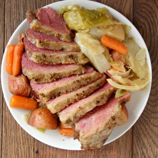 Slow Cooker Corned Beef and Cabbage