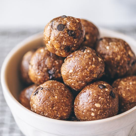 Peanut Butter & Choc Protein Balls