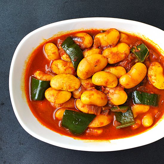 Bean Curry with Green Peppers