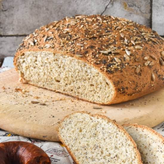 Bread with buttermilk and seeds