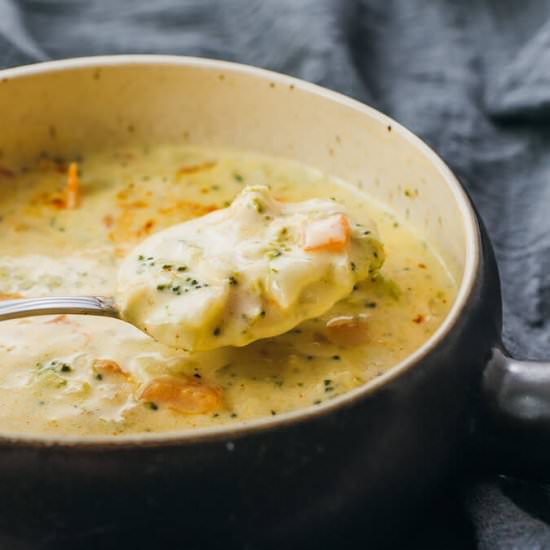 Instant Pot Broccoli Cheese Soup