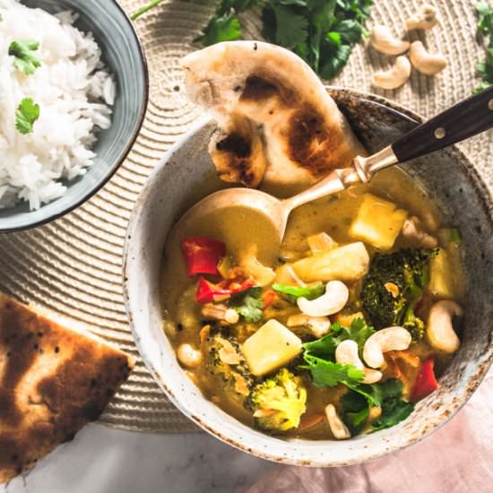 Vegan Coconut Curry with Pineapple