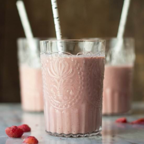 Strawberry Banana Cashew Smoothie