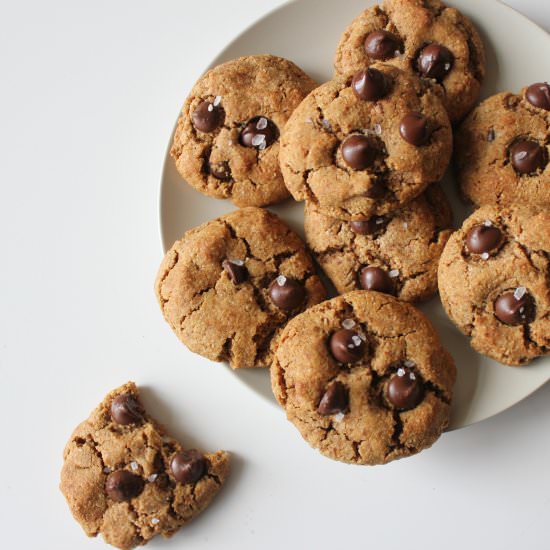 FLOURLESS CHOCOLATE CHIP COOKIES