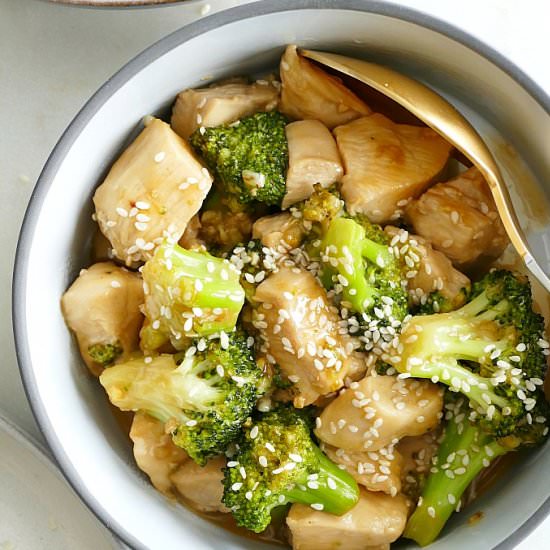 One Pan Sesame Broccoli and Chicken