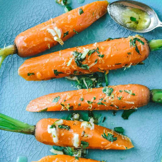 Easy Steamed Carrots with Gremolata