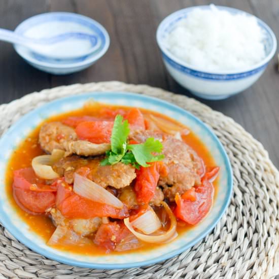 Pork Chops in Tomato Sauce