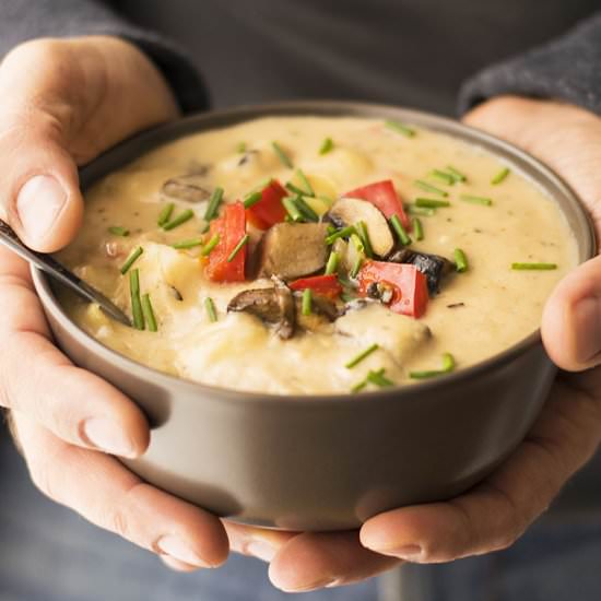 Creamy potato & mushroom soup