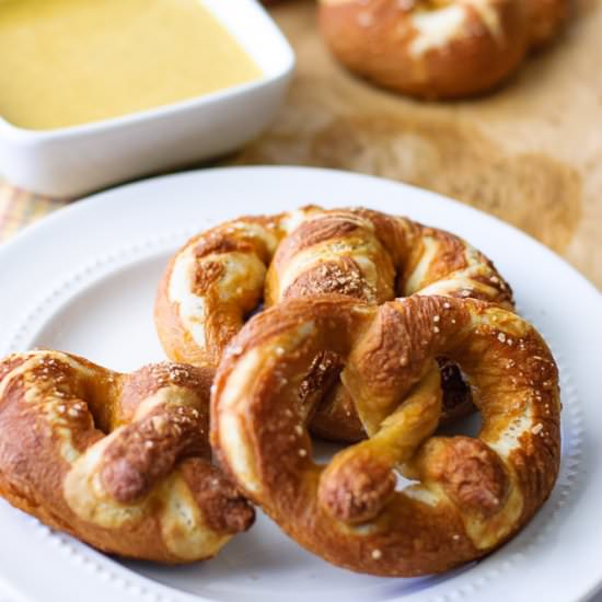 Simple Soft Baked Pretzels