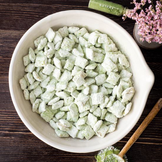 White Chocolate Matcha Puppy Chow