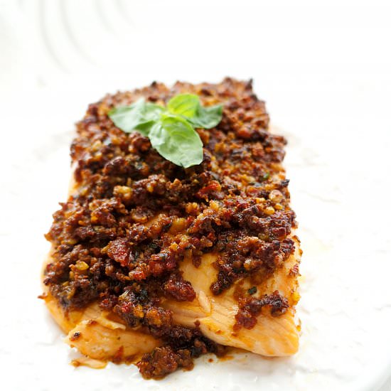SUN-DRIED TOMATO PESTO SALMON
