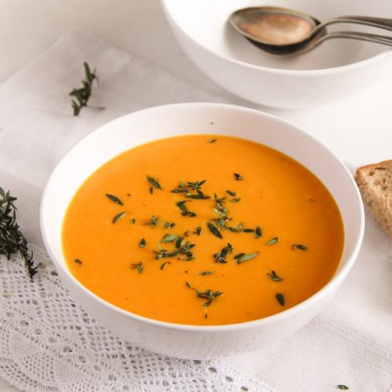 Simple Creamy Carrot Soup