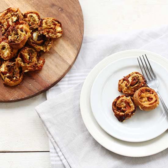 Tapenade prosciutto pinwheels