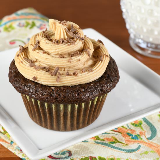 Chocolate Cupcakes with Peanut Butter