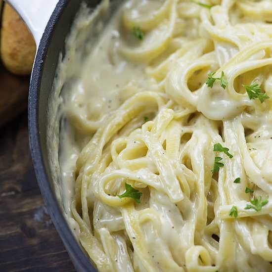 HOMEMADE ALFREDO SAUCE
