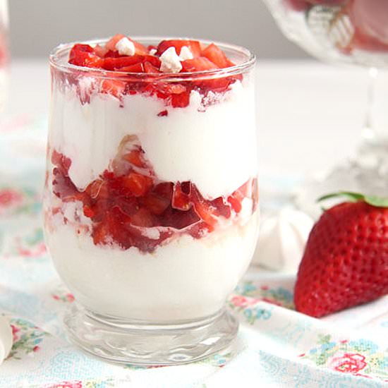 Crushed Meringue with Strawberries