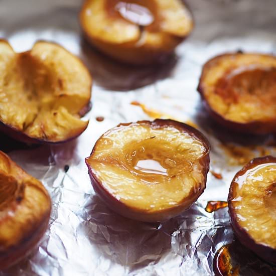 Healthy Roasted Nectarines