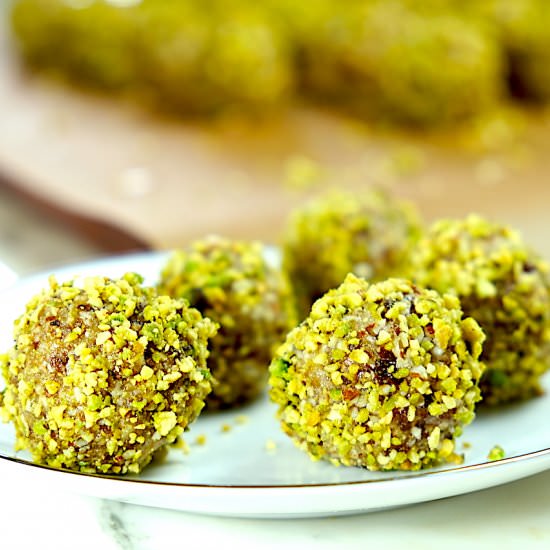Vegan Date Nut Balls