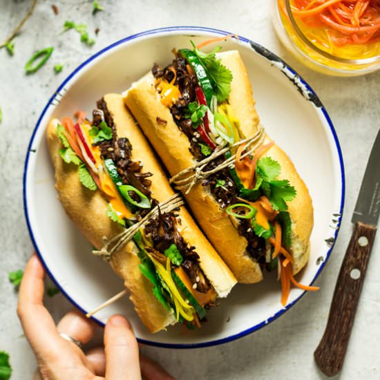 Vegan banh mi with ‘pulled pork’