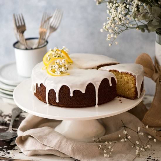 Lemon Cake With Lemon Glaze