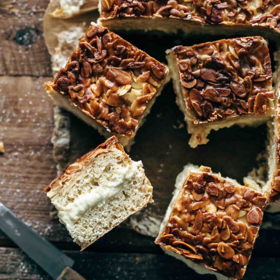 Bee Sting cake (Bienenstich)