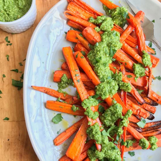 Oven roasted carrots with broccoli