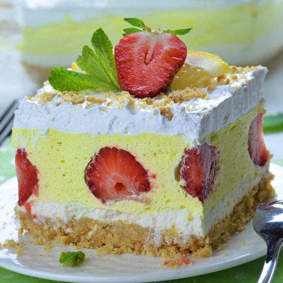 Strawberry Lemonade Lasagna
