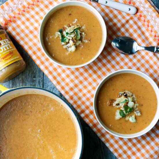 SWEET ‘N SPICY ACORN SQUASH SOUP