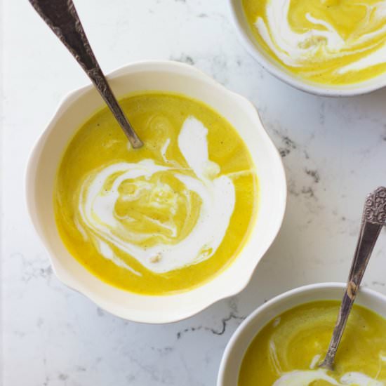 Curry Coconut Cauliflower Soup
