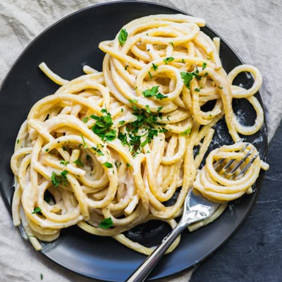 Vegan Garlic White Sauce