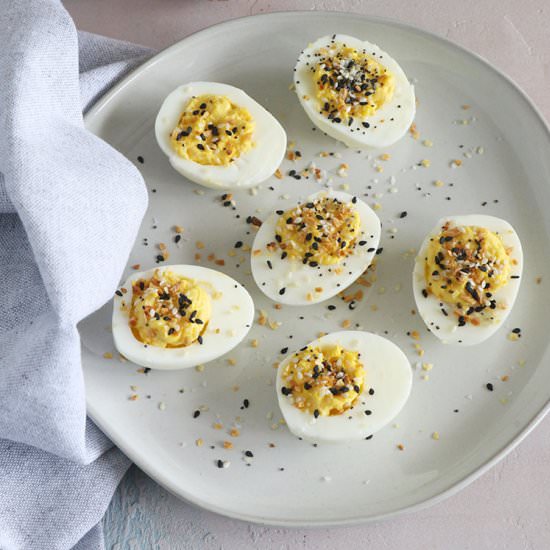 Everything Bagel Deviled Eggs