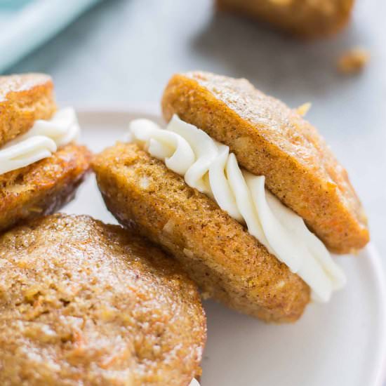 Carrot Cake Whoopie Pies