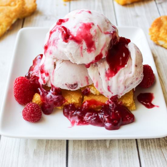 Lemon Cake with Rasp Ice Cream