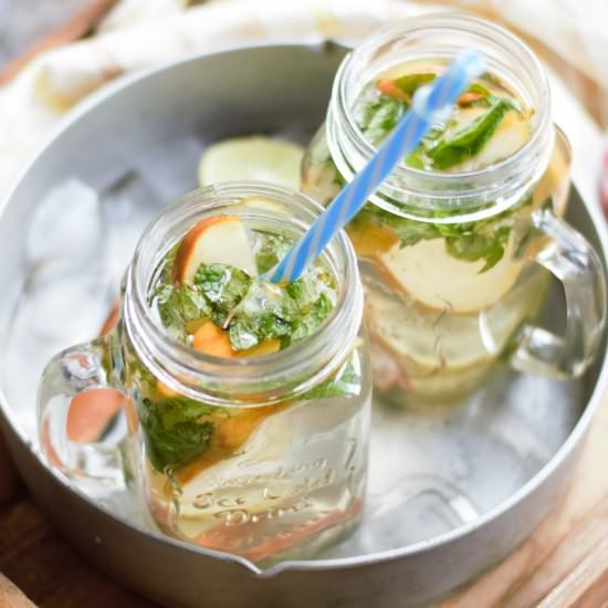 Apple Cinnamon Detox Drink