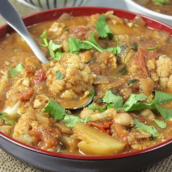 cauliflower florets potato curry