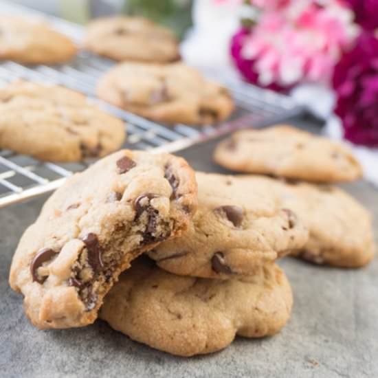 CLASSIC CHOCOLATE CHIP COOKIES