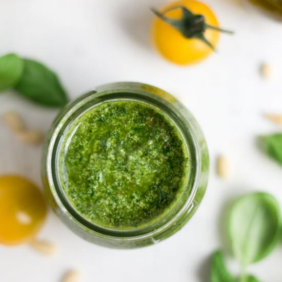 Easy 5-minute vegan pesto