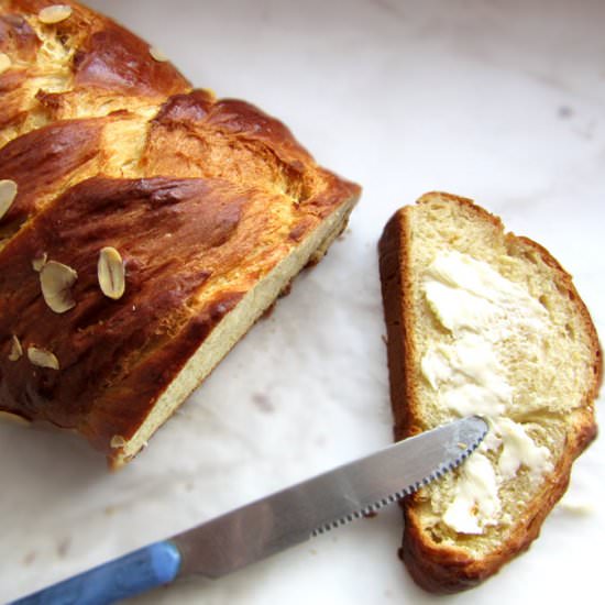 Greek Easter Bread (Tsoureki)