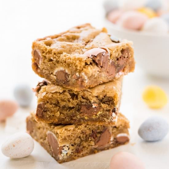 Mini Egg Easter Blondies