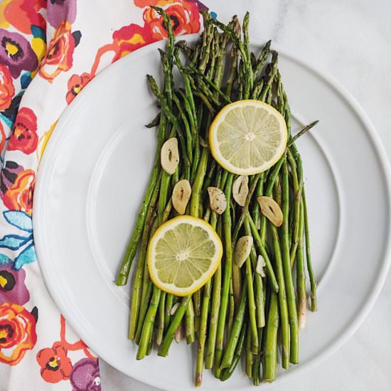 Easy Garlic Lemon Asparagus