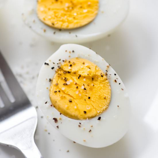 Easy-to-Peel Hard Boiled Eggs
