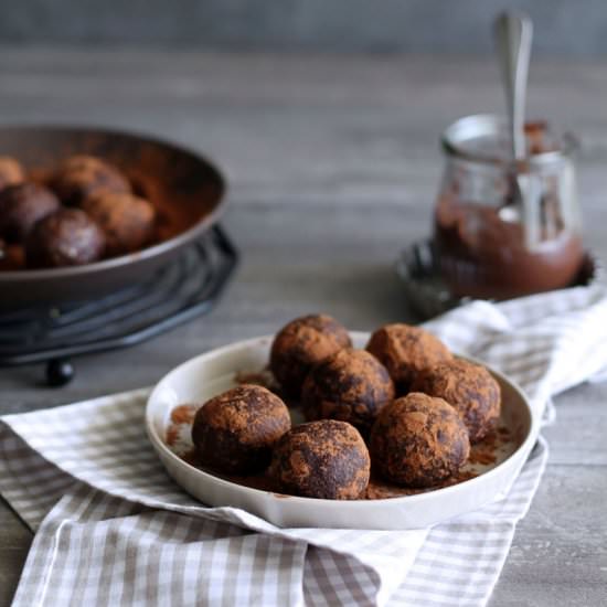 Chocolate energy bites