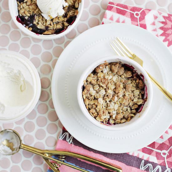 Berry Crisp (vegan!)