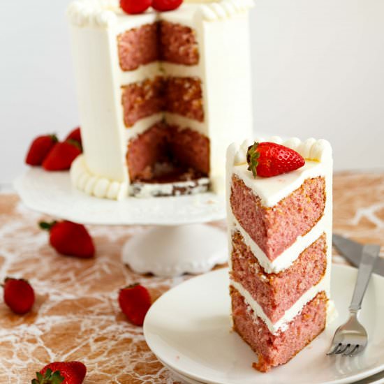 Moist Strawberry Cake