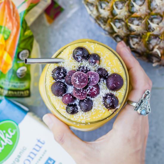 Vegan Mango Pineapple Smoothie